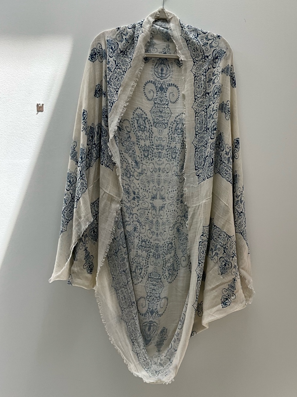 Lightweight Cream and Blue Printed Open Kimono